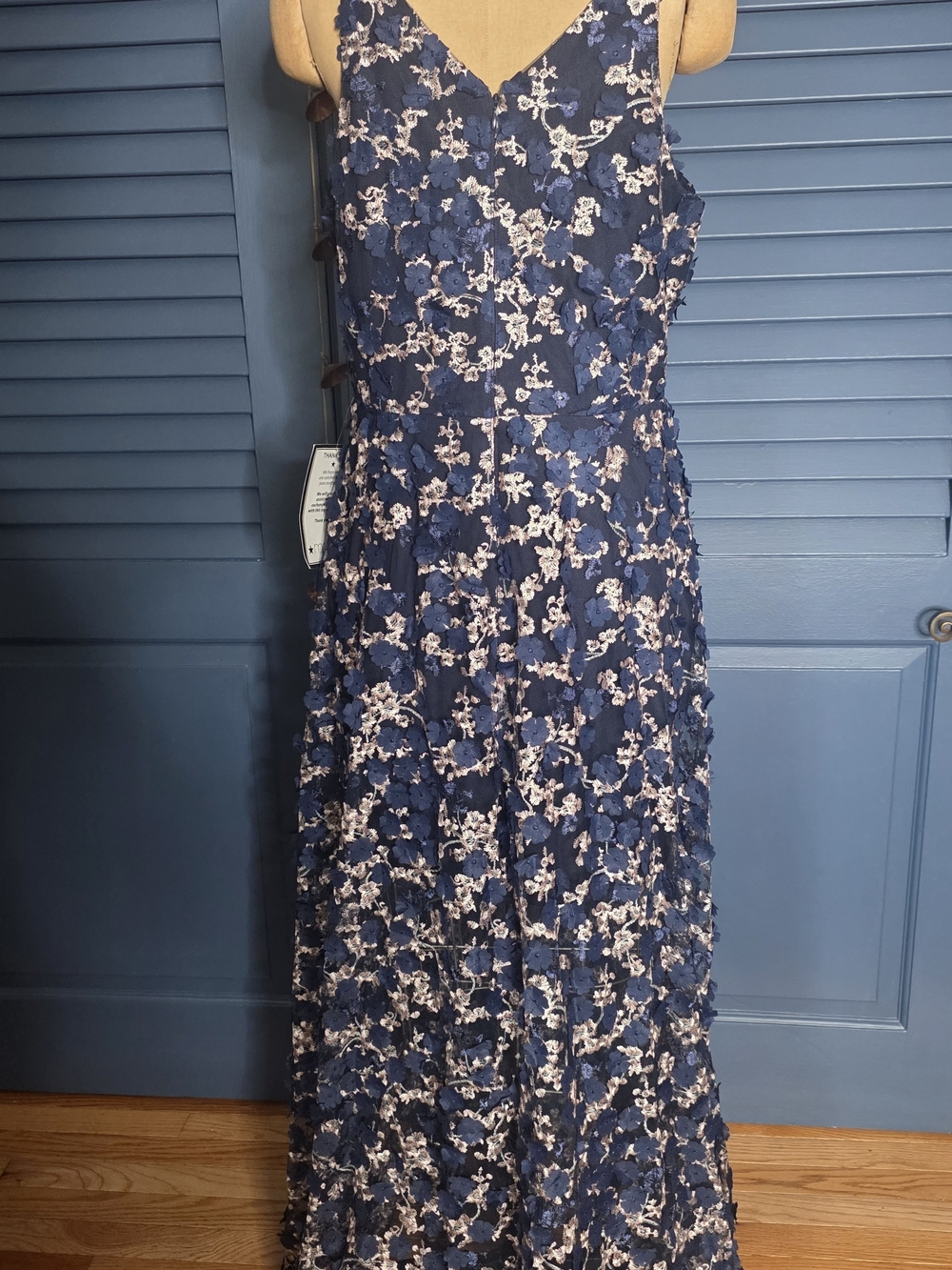 NWT XSCAPE 3D Floral Appliqué Sequined Gown in Navy / Blush - Size 12